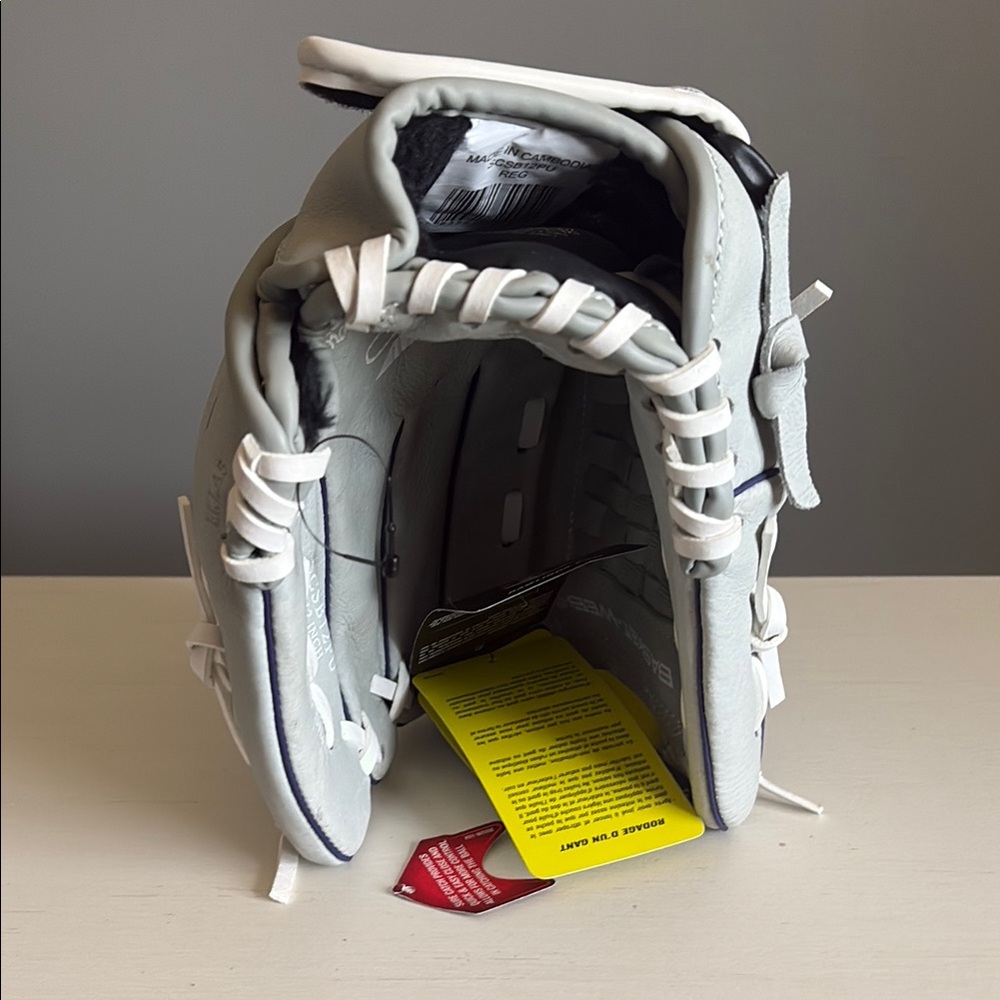 Rawlings Softball Glove Never used - Gray